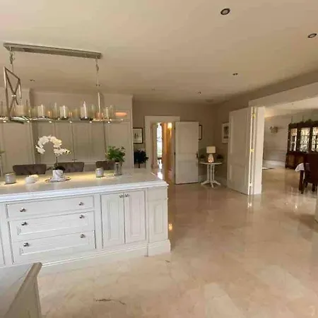 Lakeview Exclusive On The Blessington *