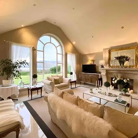 Lakeview Exclusive On The Blessington Villa