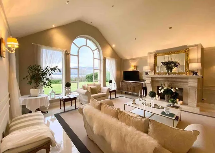 Lakeview Exclusive On The Blessington Villa