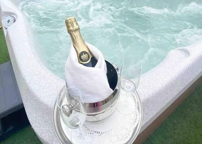 Lakeview Exclusive On The Blessington Villa *